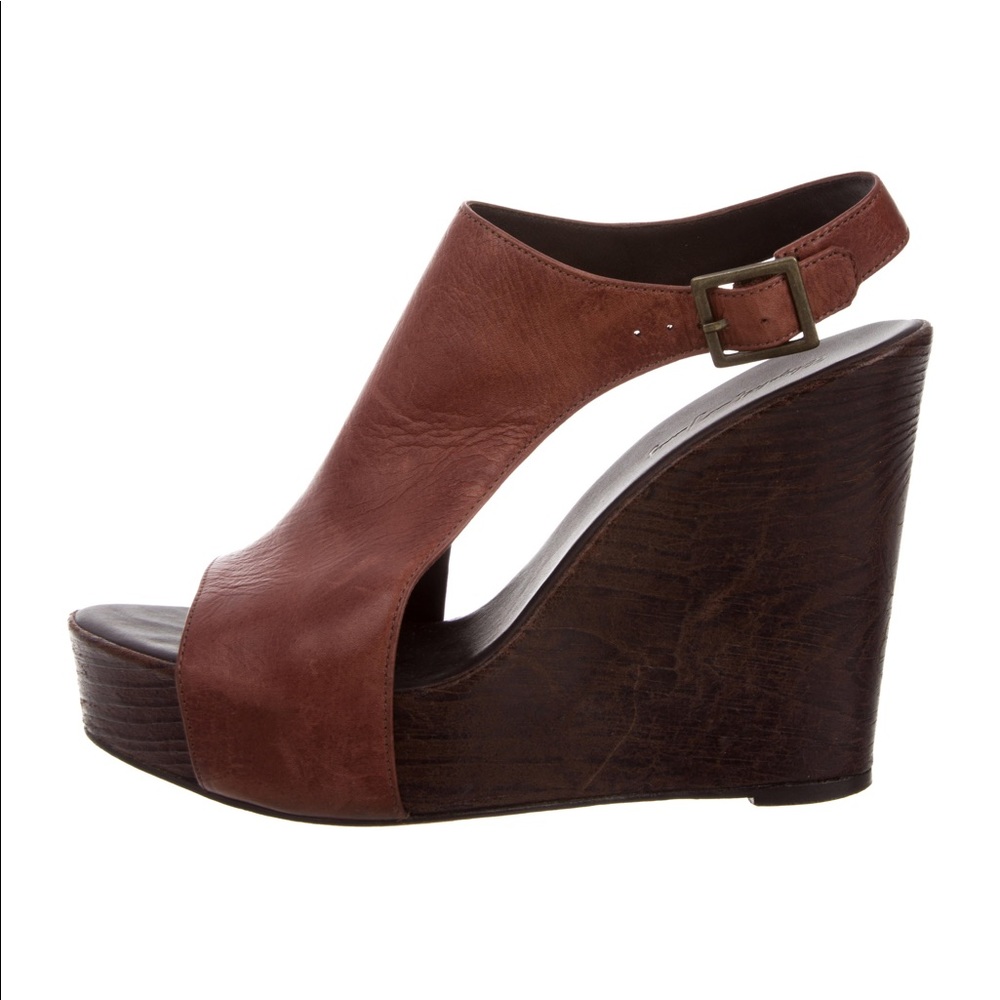 ELIZABETH AND JAMES HALEY PLATFORM SANDAL